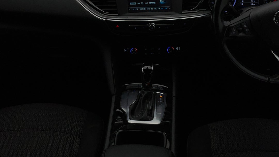 2017 Holden Commodore Lt, Automatic, 99139 km, Gear Lever 