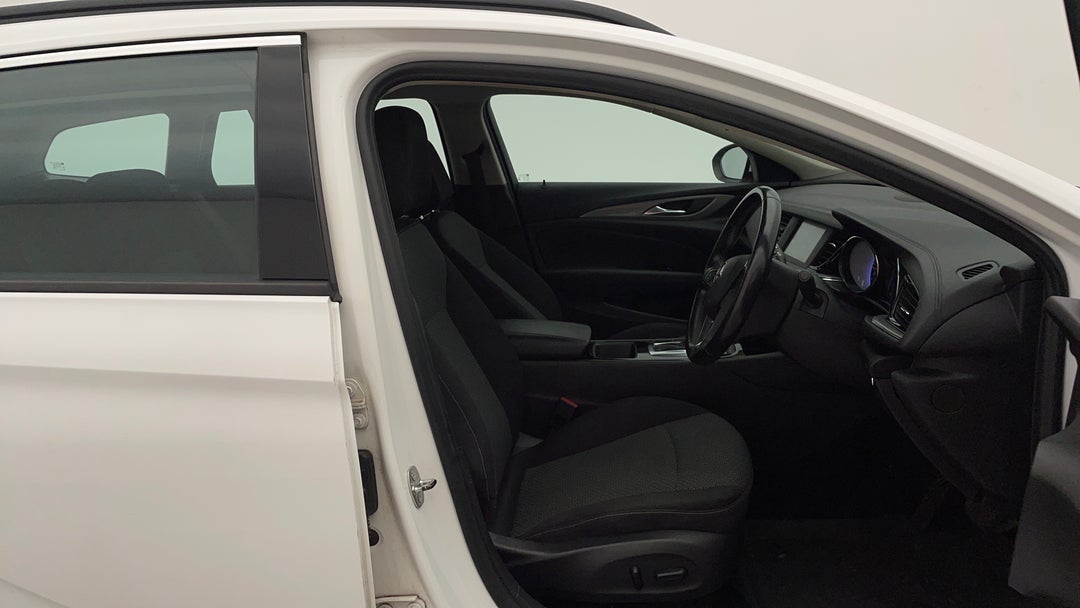 2017 Holden Commodore Lt, Automatic, 99139 km, Right Side Front Door Cabin View