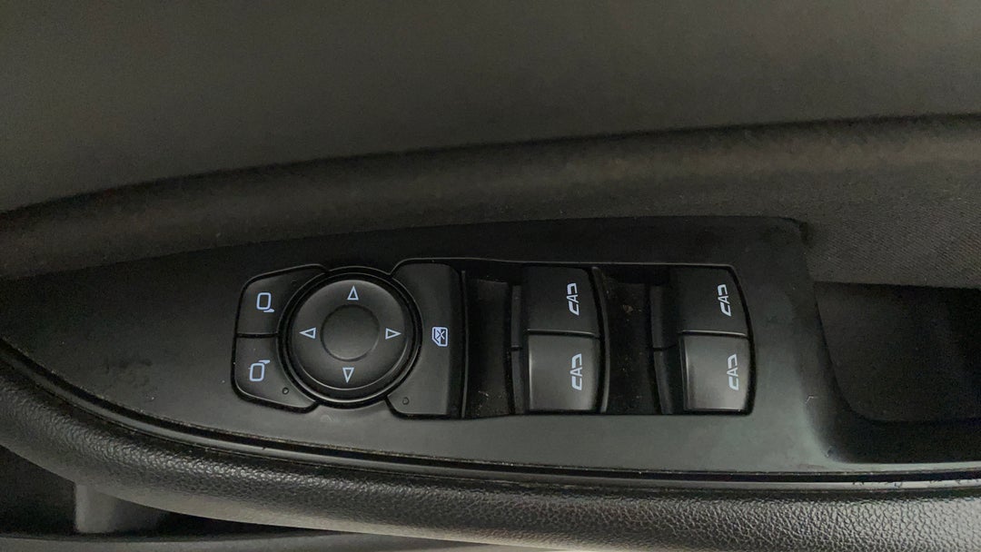 2017 Holden Commodore Lt, Automatic, 99139 km, Drivers Side Door Panel Controls