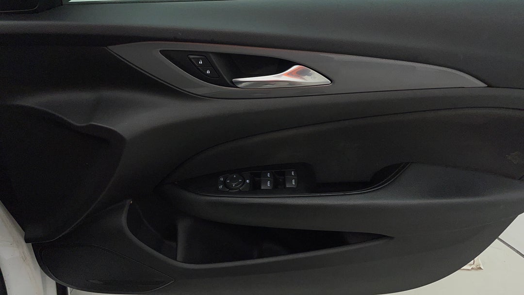 2017 Holden Commodore Lt, Automatic, 99139 km, Speaker View