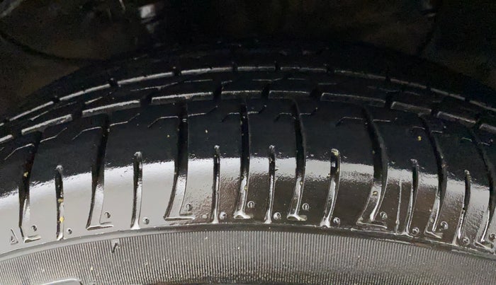 2018 Hyundai Creta SX 1.6 DIESEL, Diesel, Manual, 57,475 km, Right Front Tyre Tread