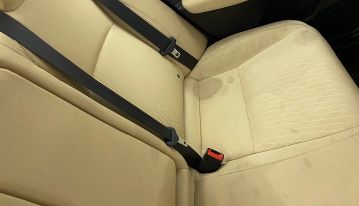2022 Honda City 1.5L I-VTEC VX CVT, Petrol, Automatic, 9,224 km, Second-row left seat - Cover slightly stained