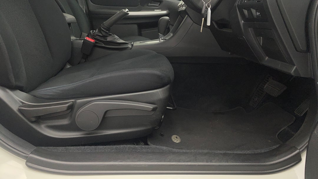 2015 Subaru XV 2.0i, Automatic, 112674 km, Drivers Side Adjustment Panel