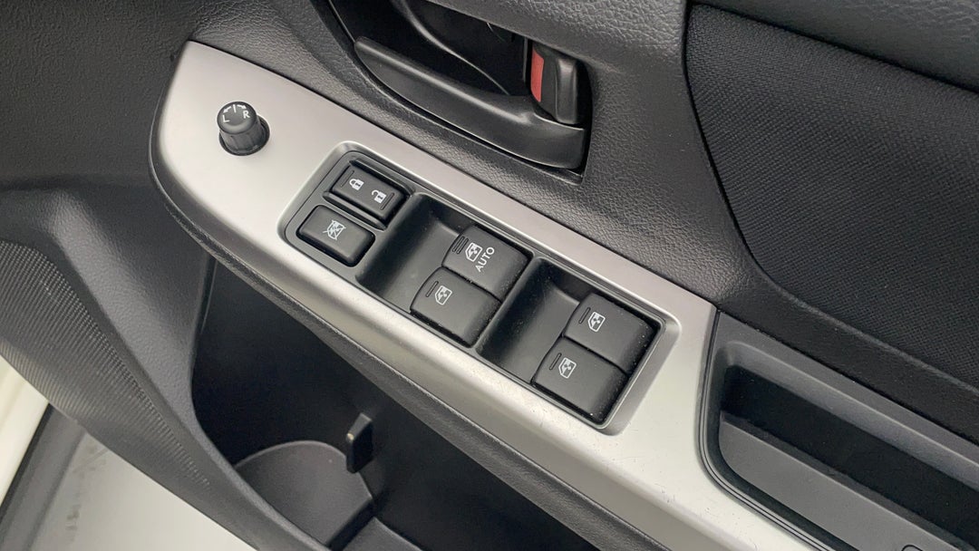 2015 Subaru XV 2.0i, Automatic, 112674 km, Drivers Side Door Panel Controls