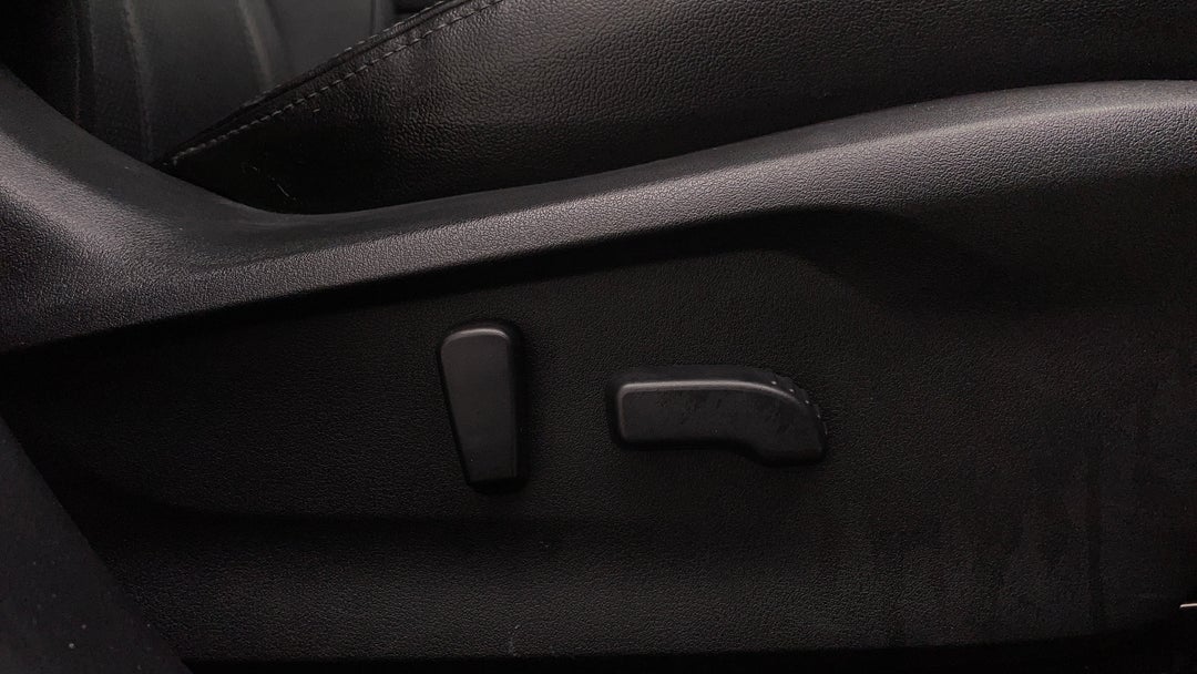 2018 Subaru Forester 2.5i-s (awd), Automatic, 94881 km, Drivers Side Adjustment Panel