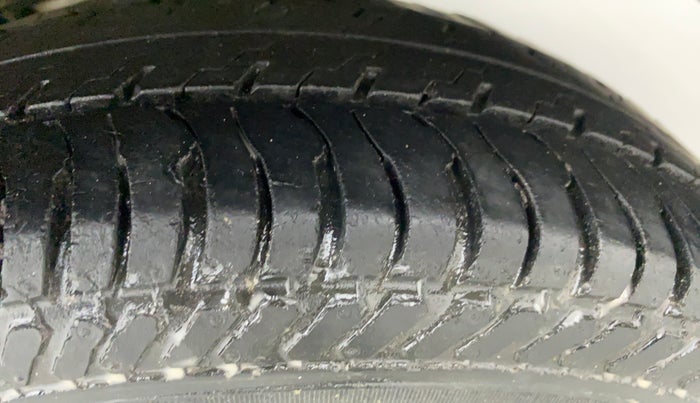 2012 Maruti Alto K10 LXI P, Petrol, Manual, 30,029 km, Left Rear Tyre Tread