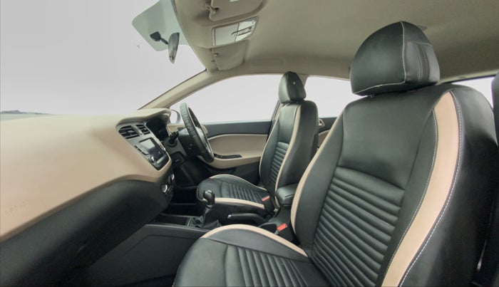 2019 Hyundai Elite i20 1.2 SPORTS PLUS VTVT, Petrol, Manual, 65,919 km, Right Side Front Door Cabin