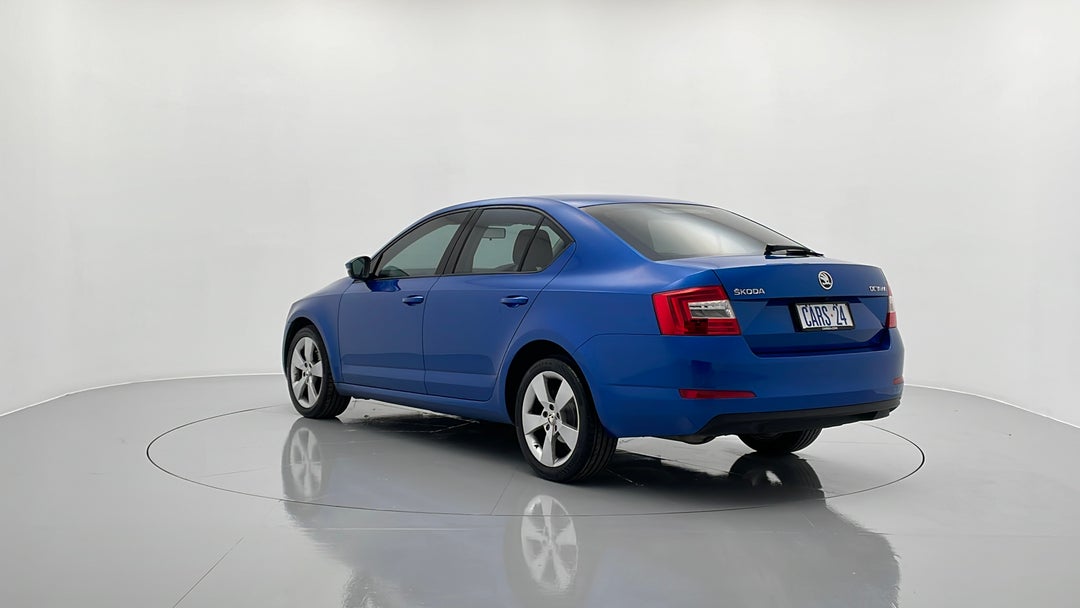 Left Back Diagonal (45- Degree) View