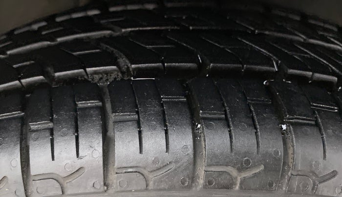2011 Maruti Zen Estilo LXI, Petrol, Manual, 91,025 km, Right Front Tyre Tread