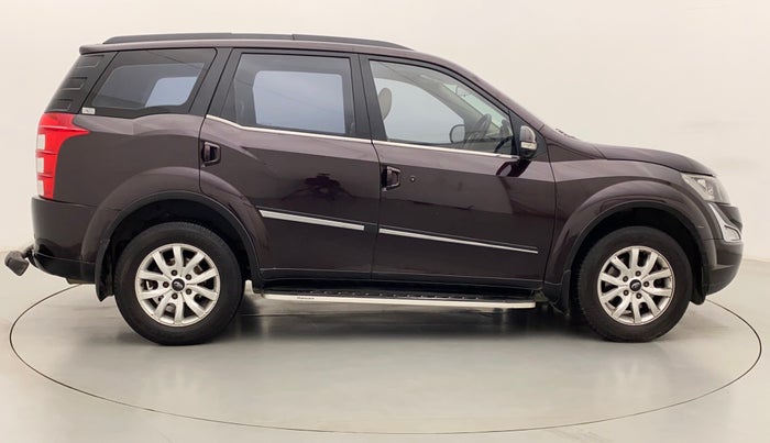 2017 Mahindra XUV500 W10 AT, Diesel, Automatic, 97,803 km, Right Side View