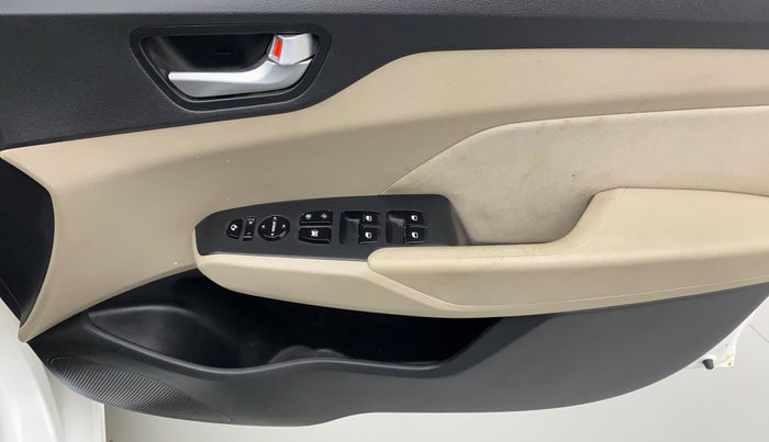 2018 Hyundai Verna 1.6 SX VTVT, Petrol, Manual, 49,212 km, Driver Side Door Panels Controls
