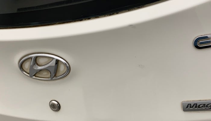 2011 Hyundai Eon MAGNA O, Petrol, Manual, 70,508 km, Dicky (Boot door) - Minor scratches