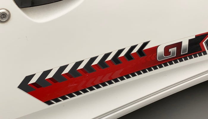 2011 Hyundai Eon MAGNA O, Petrol, Manual, 70,508 km, Driver-side door - Graphic sticker