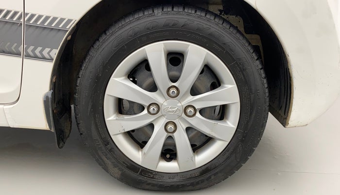 2011 Hyundai Eon MAGNA O, Petrol, Manual, 70,508 km, Right Front Wheel