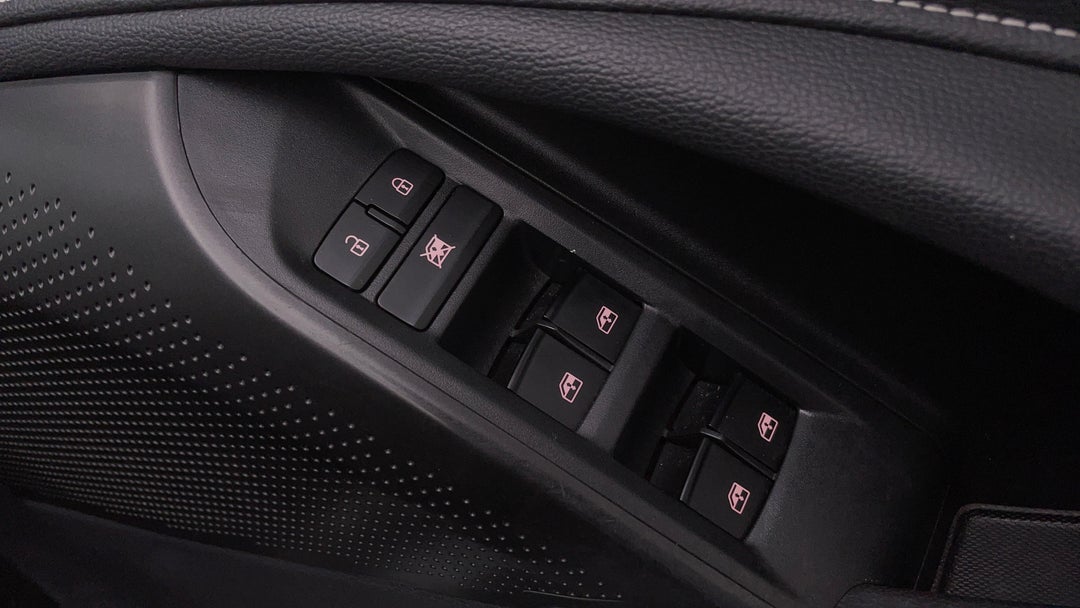 2022 LDV D90 Executive (4wd) D20, Automatic, 34783 km, Drivers Side Door Panel Controls