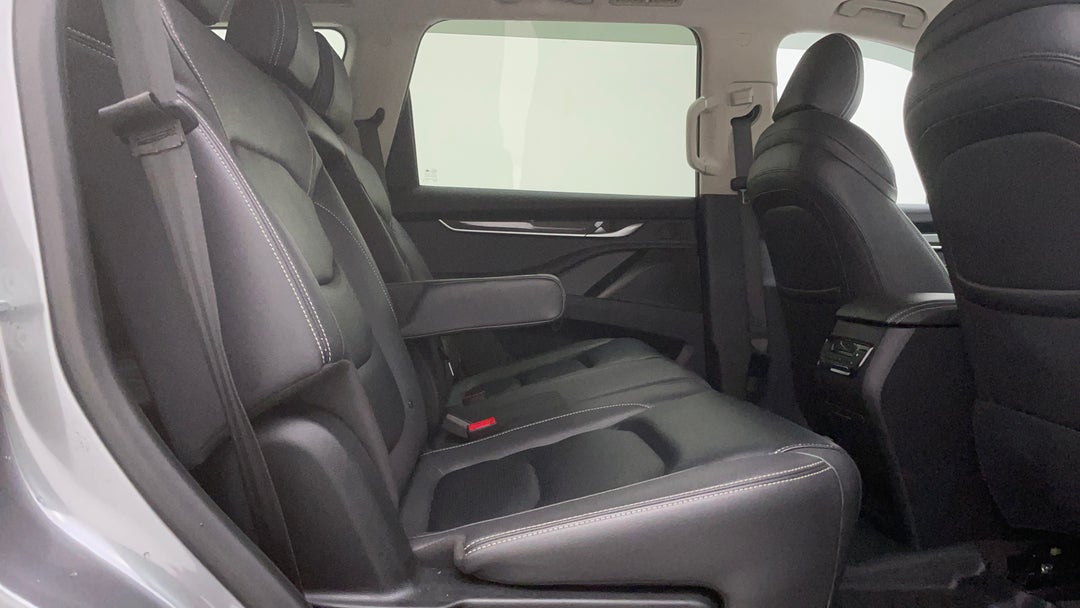 2022 LDV D90 Executive (4wd) D20, Automatic, 34783 km, Right Side Rear Door Cabin View