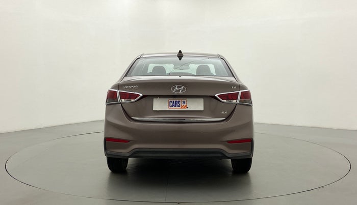 2018 Hyundai Verna 1.6 SX VTVT, Petrol, Manual, 23,550 km, Back/Rear