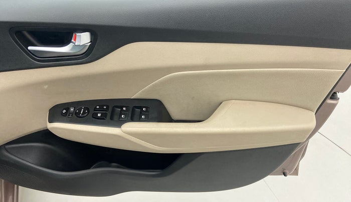 2018 Hyundai Verna 1.6 SX VTVT, Petrol, Manual, 23,550 km, Driver Side Door Panels Control