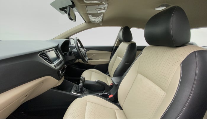 2018 Hyundai Verna 1.6 SX VTVT, Petrol, Manual, 23,550 km, Right Side Front Door Cabin