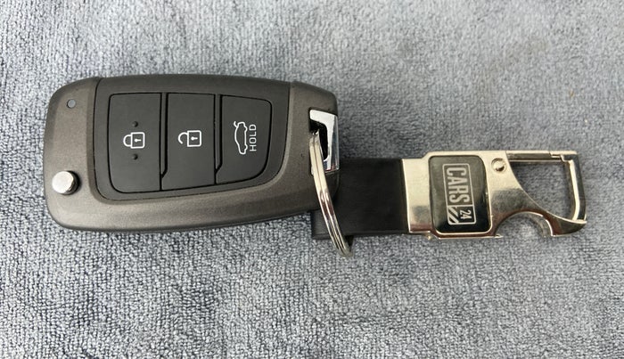 2018 Hyundai Verna 1.6 SX VTVT, Petrol, Manual, 23,550 km, Key Close Up