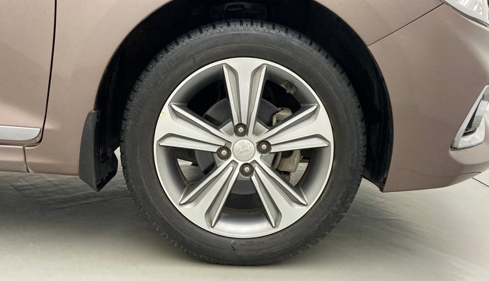 2018 Hyundai Verna 1.6 SX VTVT, Petrol, Manual, 23,550 km, Right Front Wheel