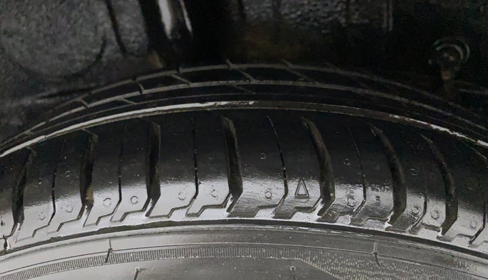 2014 Toyota Etios CROSS 1.4 VD, Diesel, Manual, 84,423 km, Right Rear Tyre Tread