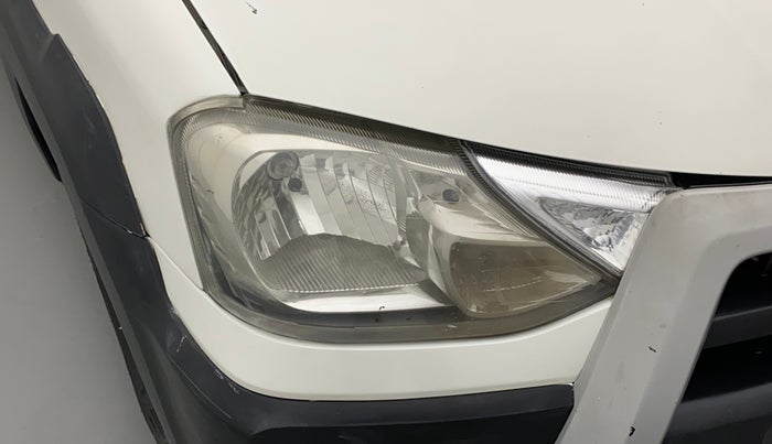 2014 Toyota Etios CROSS 1.4 VD, Diesel, Manual, 84,318 km, Right headlight - Faded