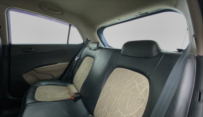 2016 Hyundai Grand i10 MAGNA 1.2 KAPPA VTVT, Petrol, Manual, 74,996 km, Right Side Rear Door Cabin