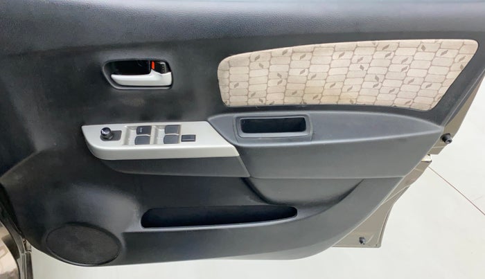 2015 Maruti Wagon R 1.0 VXI, Petrol, Manual, 60,343 km, Driver Side Door Panels Control