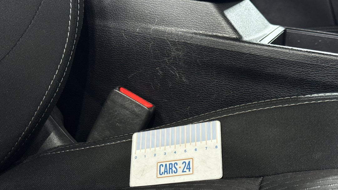 2023 Mitsubishi Outlander Es 7 Seat (2WD), Automatic, 51642 km, Center Console Scratch