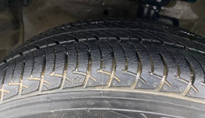 2018 Maruti Celerio ZXI D, Petrol, Manual, 17,156 km, Left Front Tyre Tread