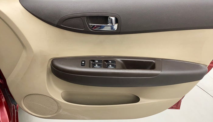 2011 Hyundai i20 MAGNA O 1.2, Petrol, Manual, 82,655 km, Driver Side Door Panels Control