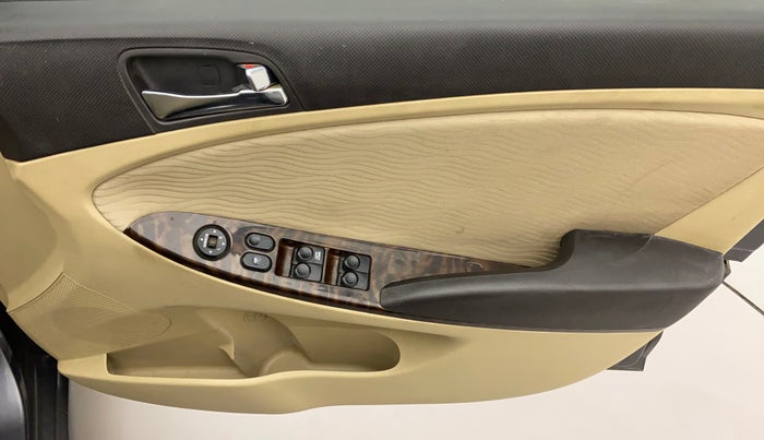 2012 Hyundai Verna FLUIDIC 1.6 VTVT EX, Petrol, Manual, 38,005 km, Driver Side Door Panels Control
