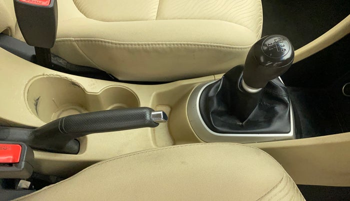 2012 Hyundai Verna FLUIDIC 1.6 VTVT EX, Petrol, Manual, 38,005 km, Gear Lever