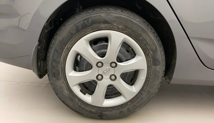 2012 Hyundai Verna FLUIDIC 1.6 VTVT EX, Petrol, Manual, 38,005 km, Right Rear Wheel
