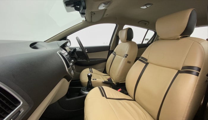 2013 Hyundai i20 SPORTZ 1.2, Petrol, Manual, 82,360 km, Right Side Front Door Cabin