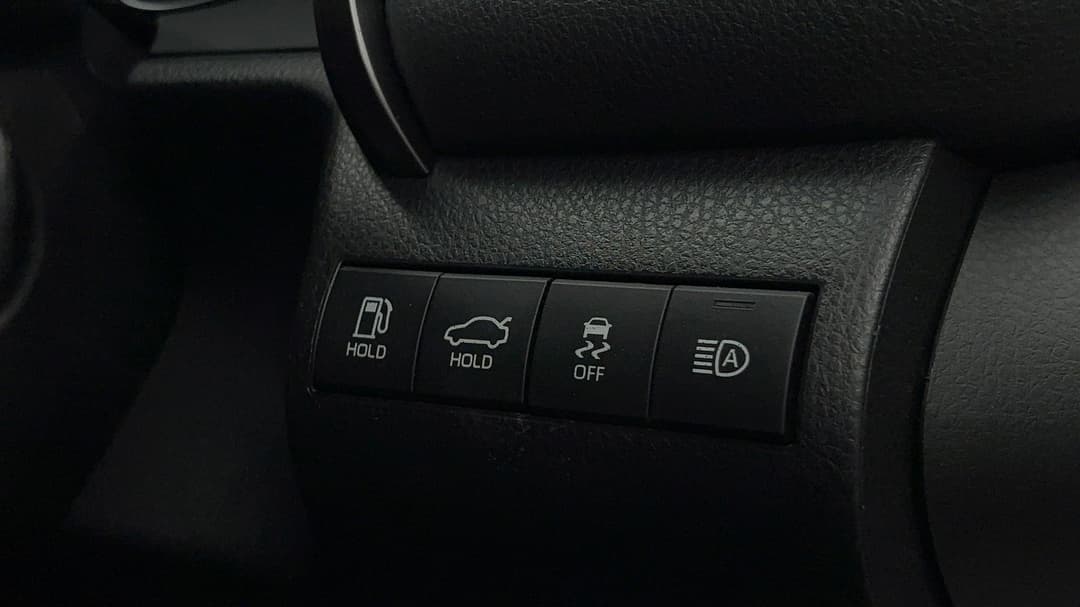 2020 Toyota Camry Ascent, Automatic, 78825 km, Utility Switches/Buttons