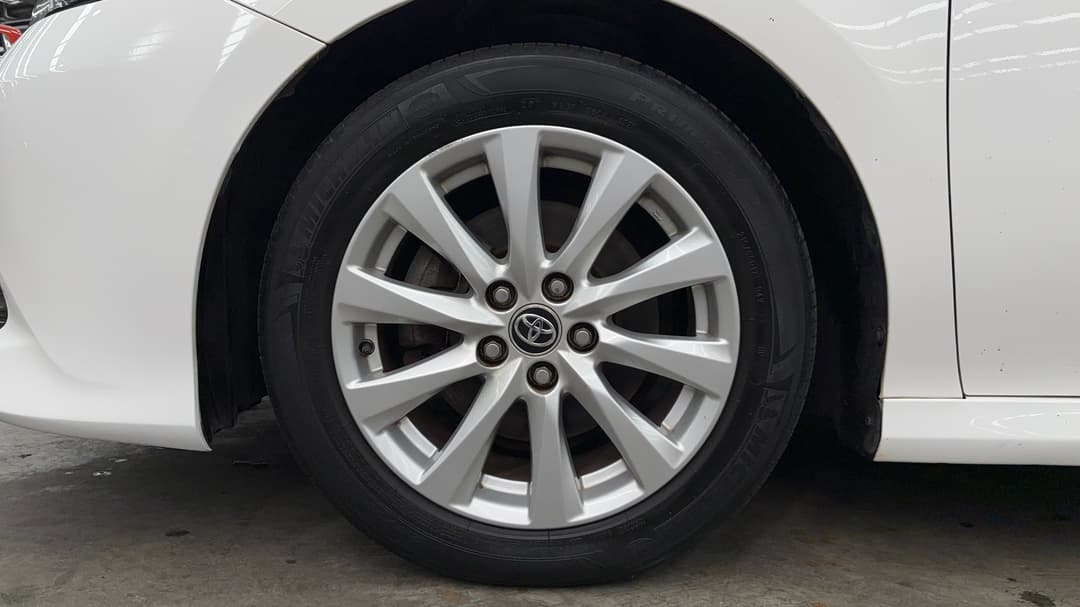 2020 Toyota Camry Ascent, Automatic, 78825 km, Left Front Wheel