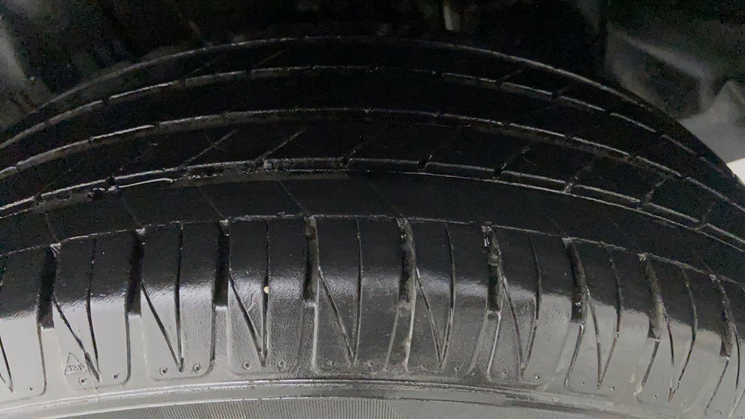 Left Front Tyre Tread
