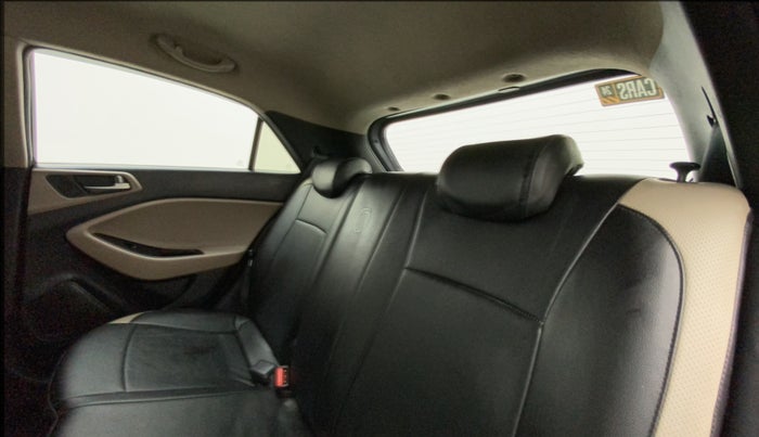 2016 Hyundai Elite i20 ASTA 1.2, Petrol, Manual, 28,692 km, Right Side Rear Door Cabin