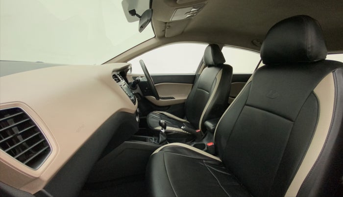 2016 Hyundai Elite i20 ASTA 1.2, Petrol, Manual, 28,692 km, Right Side Front Door Cabin