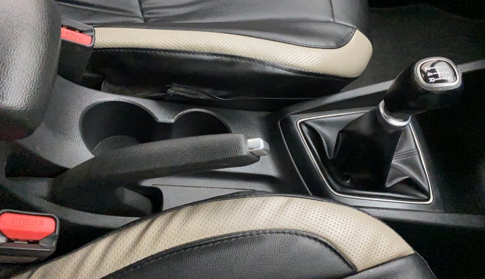 2016 Hyundai Elite i20 ASTA 1.2, Petrol, Manual, 28,692 km, Gear Lever