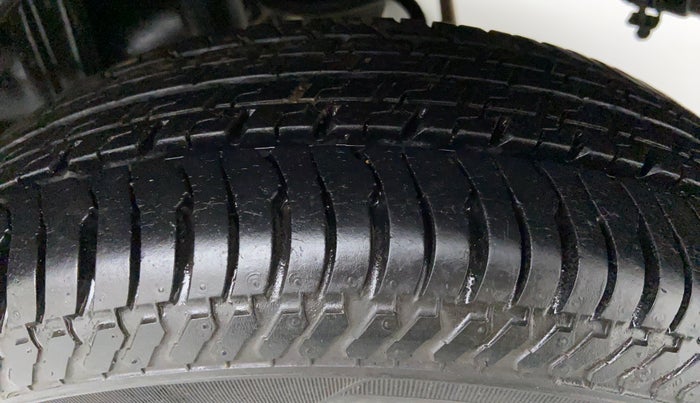 2015 Maruti Alto K10 VXI AMT P, Petrol, Automatic, 9,681 km, Left Rear Tyre Tread