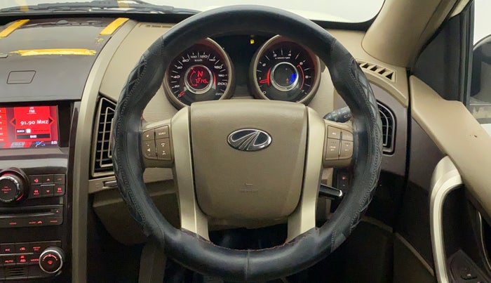 2014 Mahindra XUV500 W8, Diesel, Manual, 72,291 km, Steering Wheel Close Up