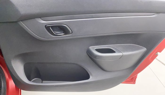 2016 Renault Kwid RXT 0.8, Petrol, Manual, 58,303 km, Driver Side Door Panels Control