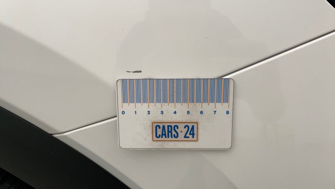 Quarter Panel Front RHS Guard Scratch