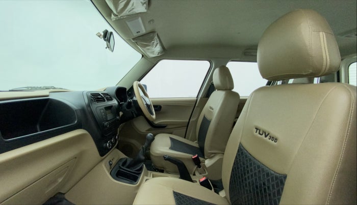 2015 Mahindra TUV300 T6, Diesel, Manual, 43,870 km, Right Side Front Door Cabin