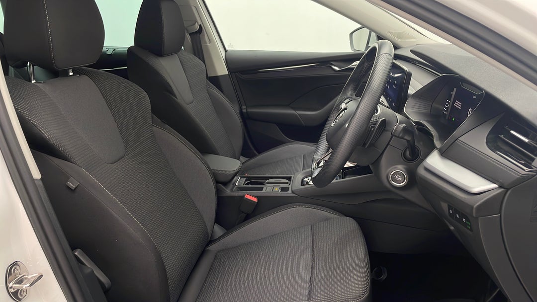 2021 SKODA Octavia 110 Tsi Ambition, Automatic, 14490 km, Right Side Front Door Cabin View