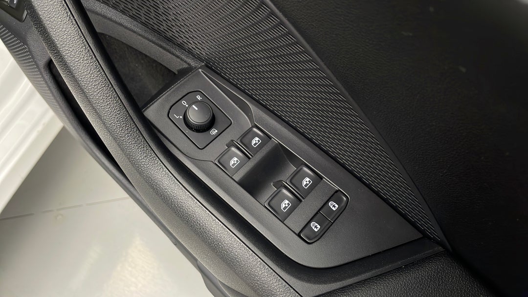 2021 SKODA Octavia 110 Tsi Ambition, Automatic, 14490 km, Drivers Side Door Panel Controls