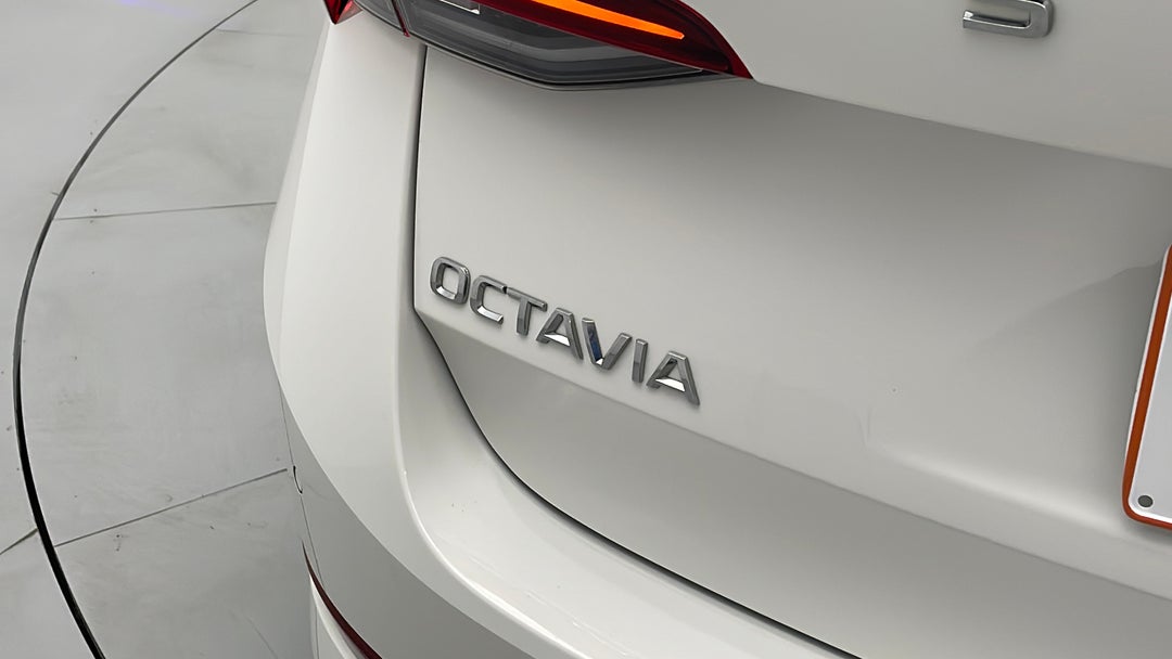 2021 SKODA Octavia 110 Tsi Ambition, Automatic, 14490 km, Badge (Boot Left Side)